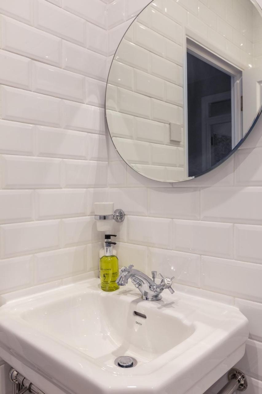 The Lempicka 2 Bedroom Flat And Garden In Notting Hill Londra